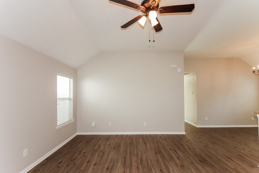 Building Photo - 7122 Aurora Falls Ln