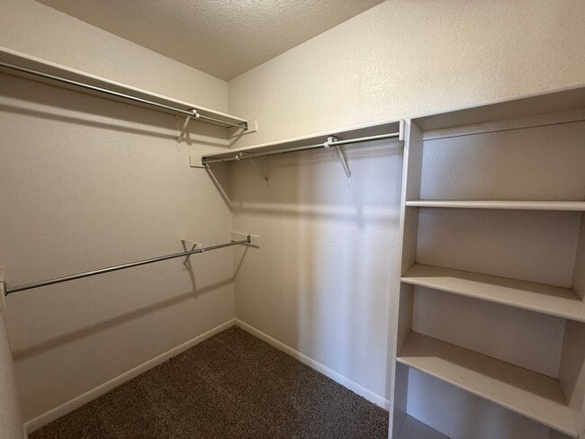 Building Photo - 4801 Lindsey Dr