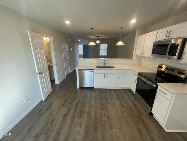 Building Photo - 1007 Peony Ln