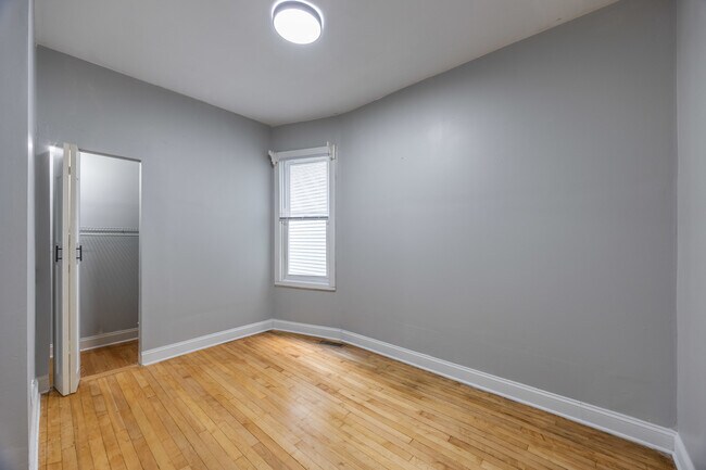 Building Photo - 3714 W Cortland St