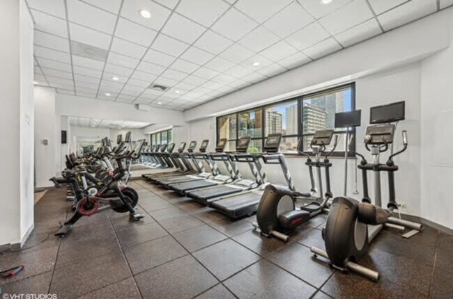 Building Photo - 1030 N State St