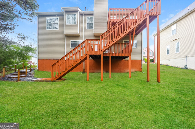 Building Photo - 2175 Lake Royale Dr
