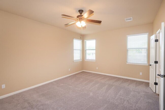 Building Photo - 1078 Sussex Way