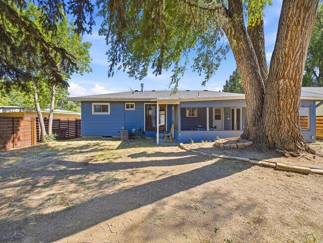 Building Photo - 1816 Orchard Pl