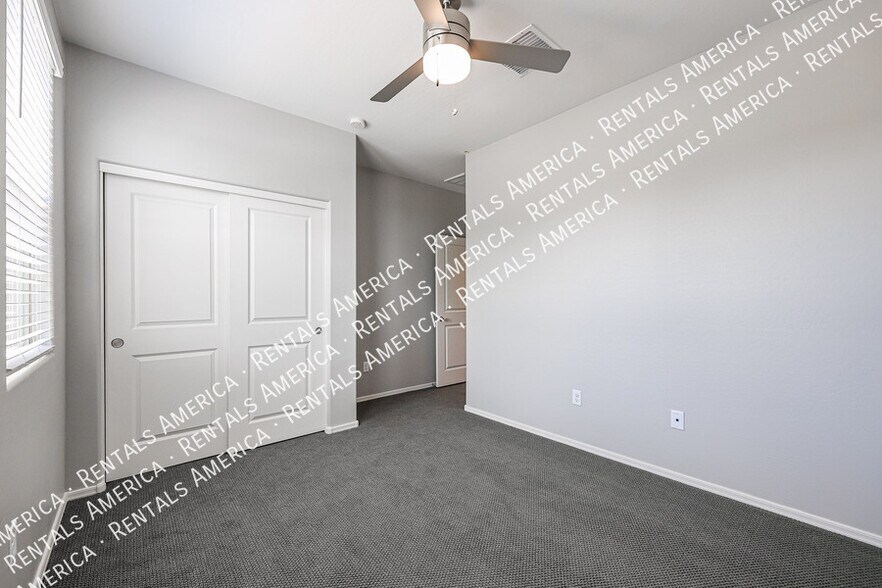 Building Photo - 1548 E Chaparral Pl