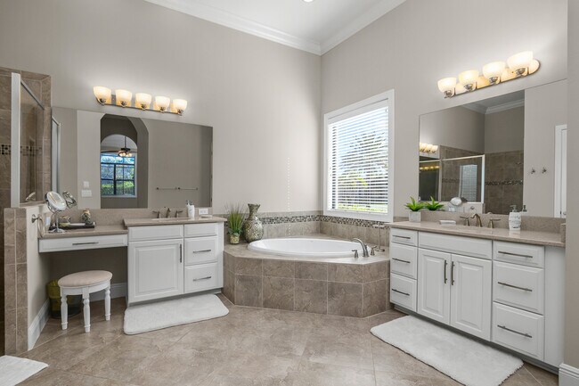 Building Photo - 9325 Vercelli Ct