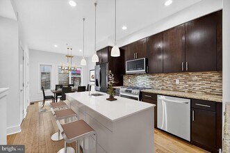 Building Photo - 2028 Trenton Ave