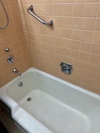 Building Photo - 128 Pleasant St