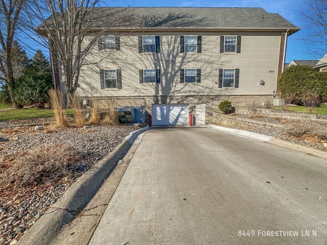 Building Photo - 8449 Forestview Ln N