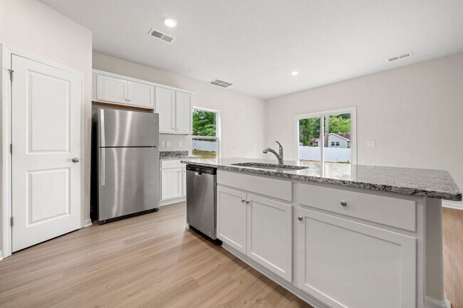 Building Photo - Brand New 4BR home in Great location!