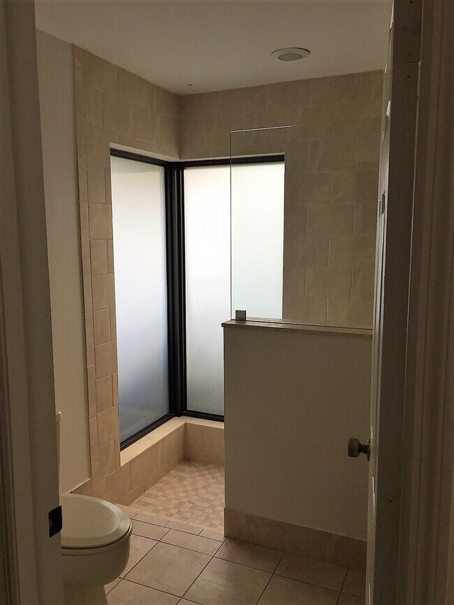 Building Photo - 7508 Chester Terrace