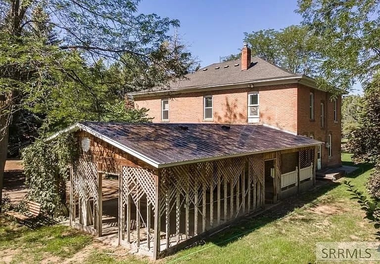 Building Photo - 381 W 150 N