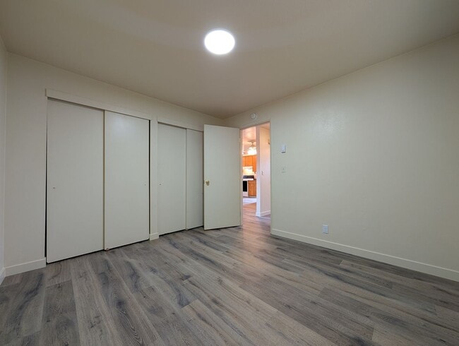 Building Photo - 2-Bedroom, 1-Bath Duplex In The Friendly Street Area In Eugene!