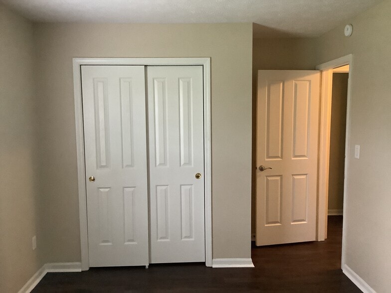 Building Photo - 6002 Candlewick Dr