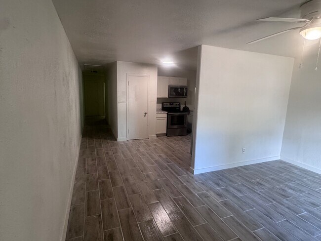 Building Photo - 608 Travis Ave