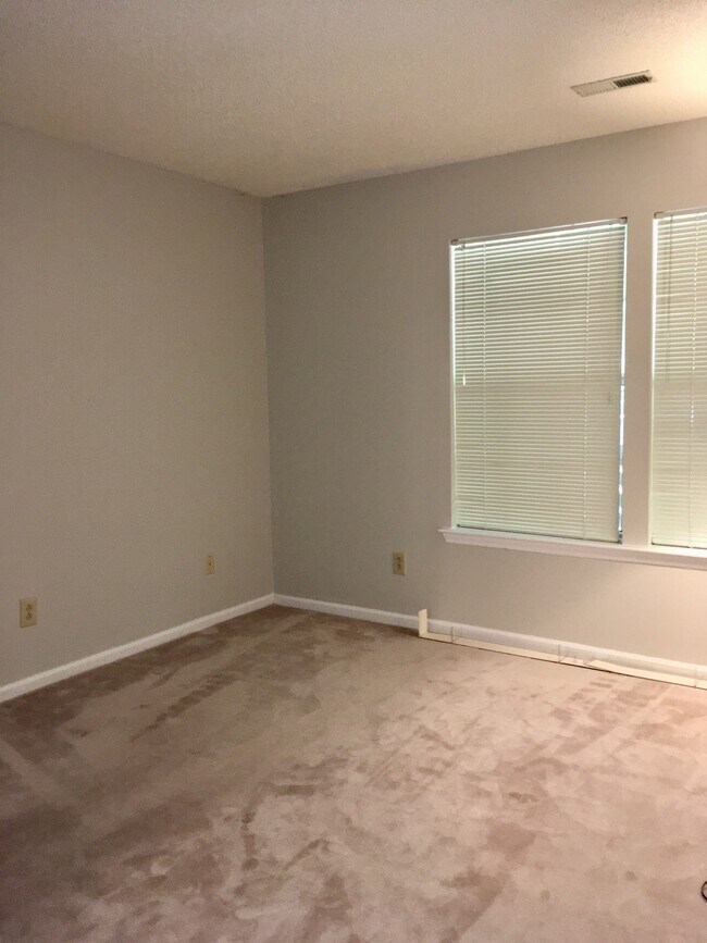 Master bedroom - 6140 Gray Gate Ln