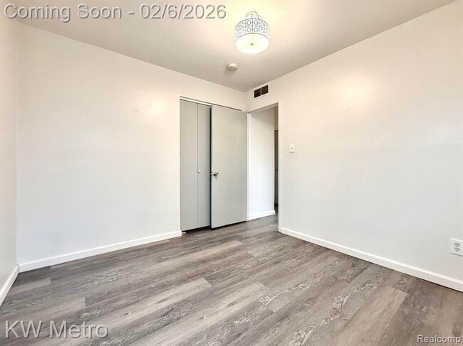 Building Photo - 13231 Albany St