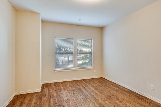 Building Photo - 3610 Gillespie St