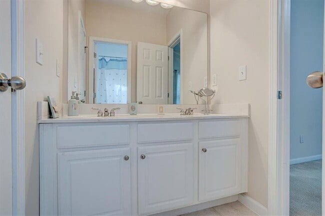 Building Photo - 5962 Spalding Park Pl