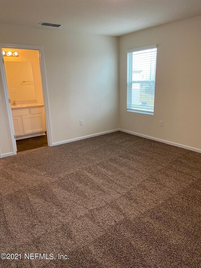 Building Photo - 211 Scotch Pebble Dr