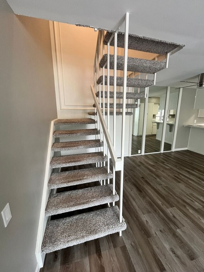 Building Photo - For Rent: 3 Bed, 2.5 Bath Townhome in University City