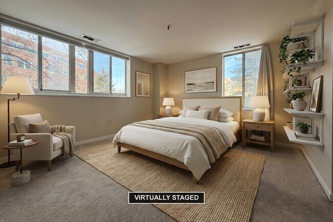 Building Photo - 4 Canal Park