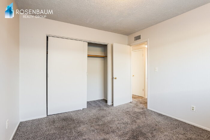 Building Photo - 1000 N Pueblo Dr