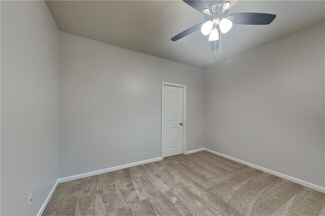 Building Photo - 2212 Black Pebble Cir