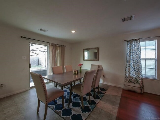 Building Photo - 2515 Skyview Cove Court