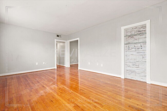 Building Photo - 214 Upham St