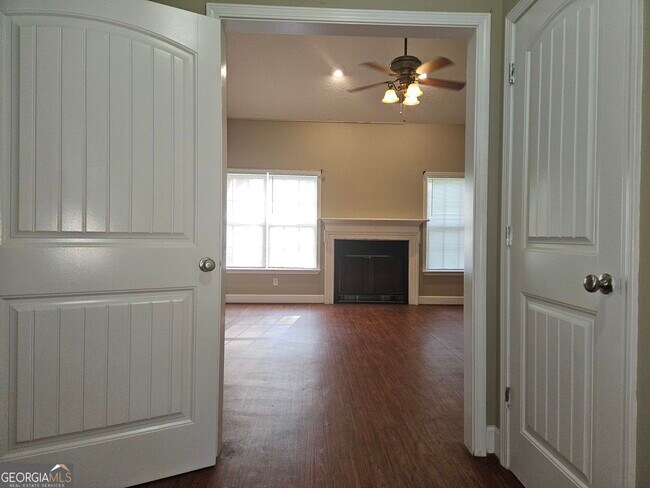 Building Photo - 104 Evergreen Dr