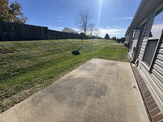 Building Photo - 708 Chatham Ct