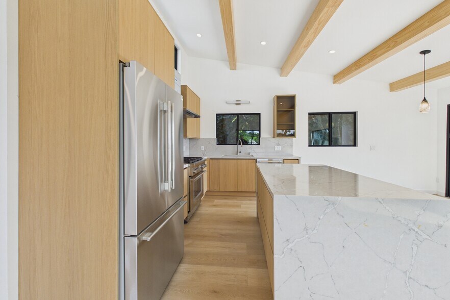 Building Photo - 2282 Whitney Ave