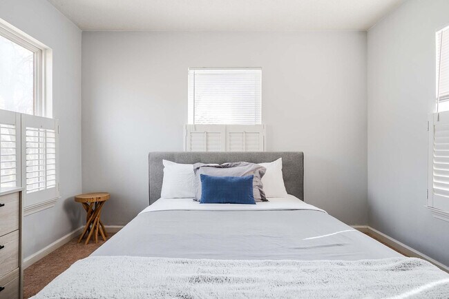 Building Photo - 2318 N New Jersey St