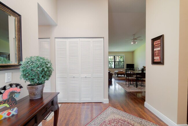 Building Photo - 13095 Belhaven Ct