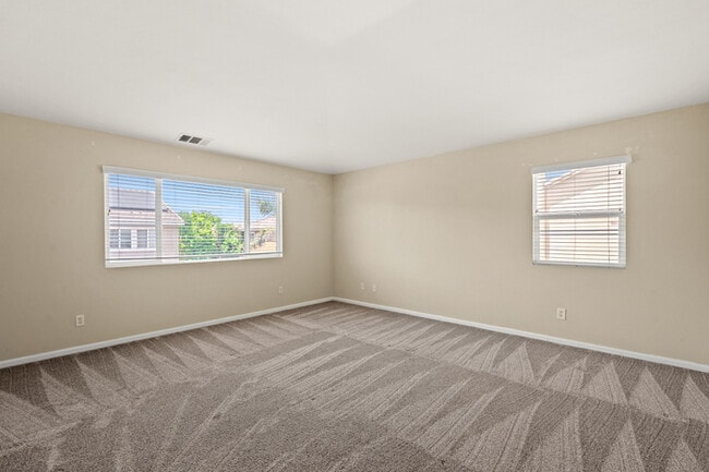 Building Photo - Ideal for Large Families – 6BR/4BA Eastval...