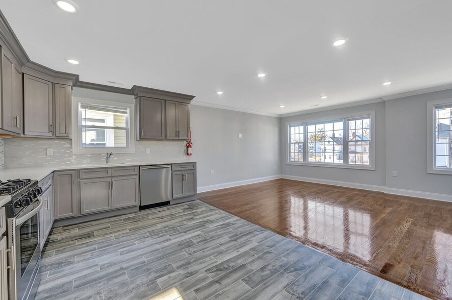 Building Photo - 126 N 15th St