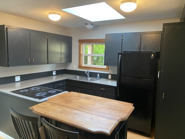 Building Photo - 1112 SW 12th St