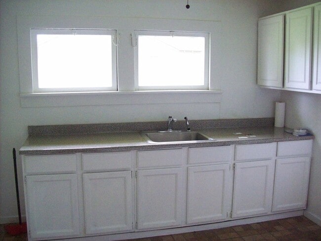 Building Photo - STATUS: -AVAILABLE- | R191A | $1250