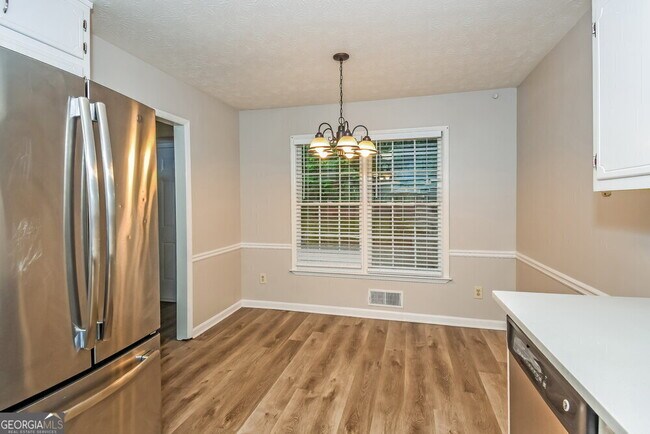 Building Photo - 1111 Realm Ln