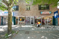 Building Photo - SL Skylark Apartments