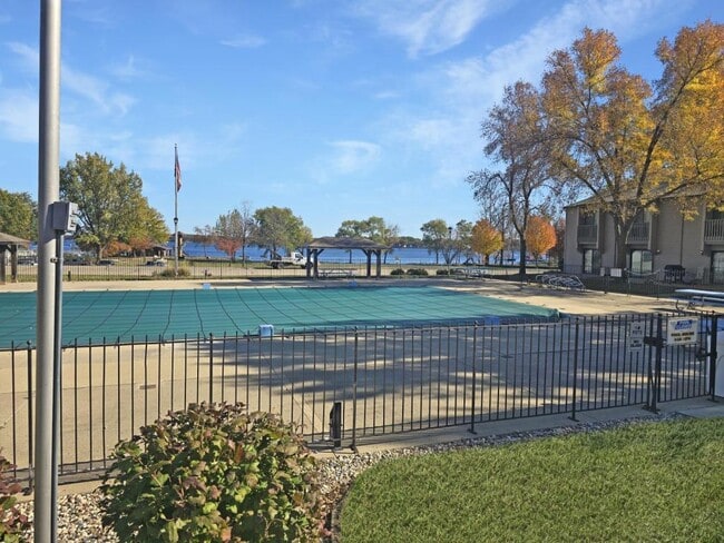 Building Photo - 3201 Emerson St