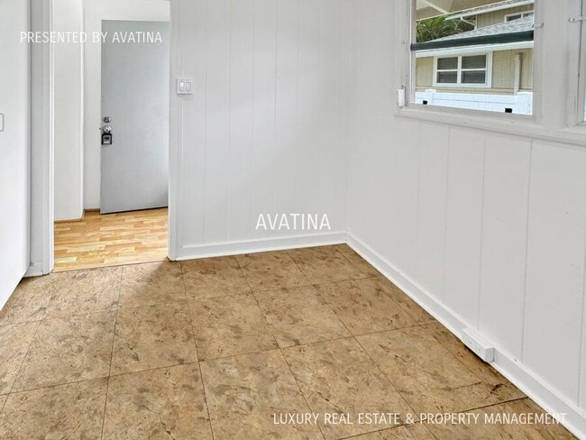 Building Photo - 1223 Manulani St