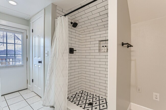 Building Photo - 91 Pearl St