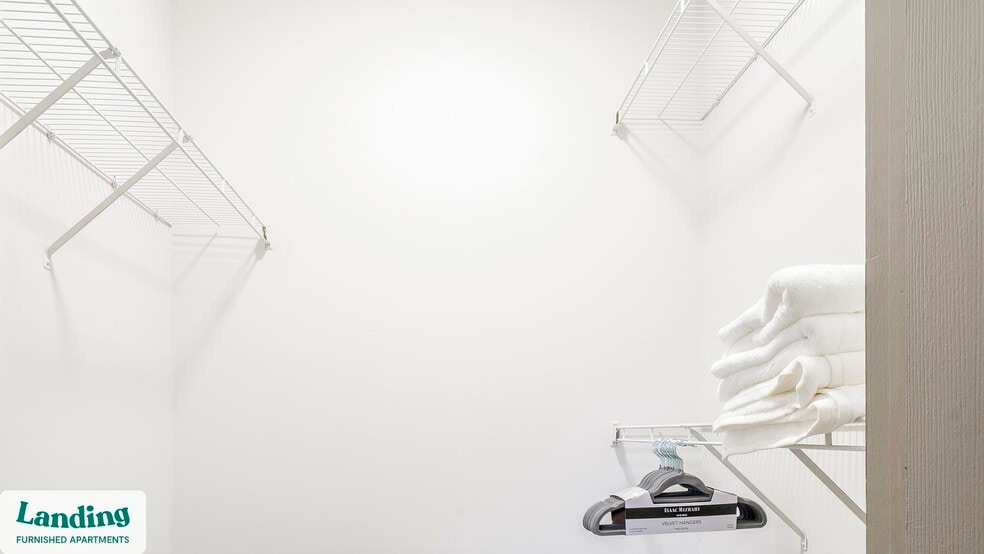 Building Photo - 2000 Monroe Pl NE