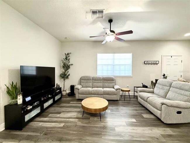 Building Photo - 17411 Promenade Dr