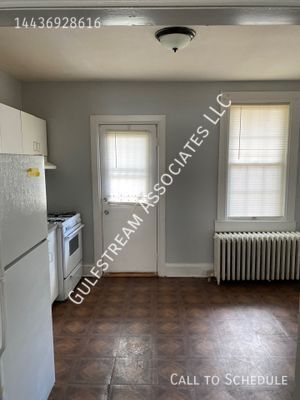 Building Photo - 917 N Streeper St