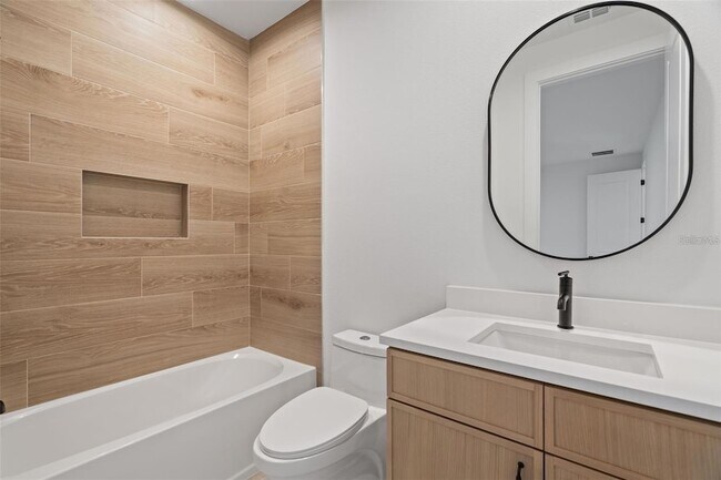 Building Photo - 6564 Lagoon St