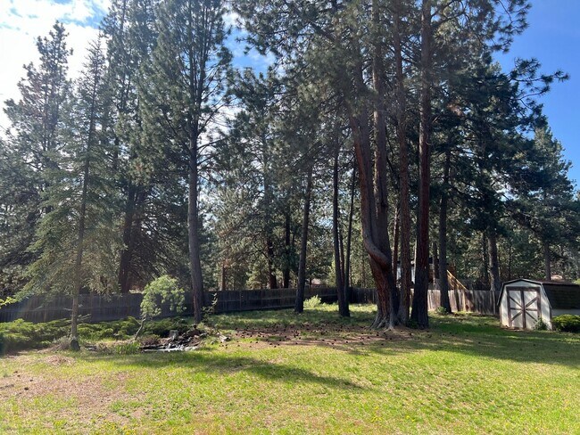 Building Photo - Nature Retreat on 0.6 Acres Near the Desch...