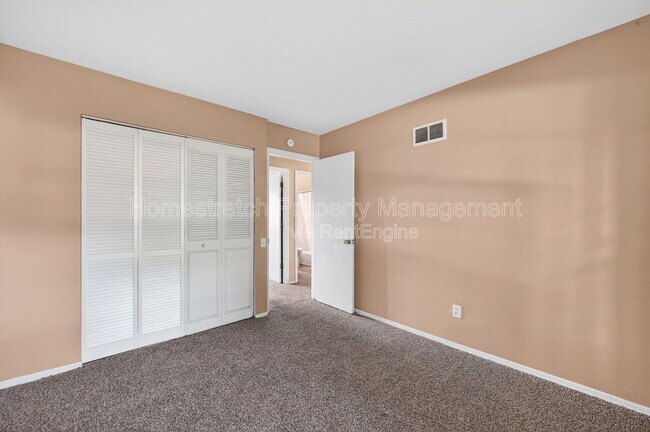 Building Photo - 1310 Petite Dr